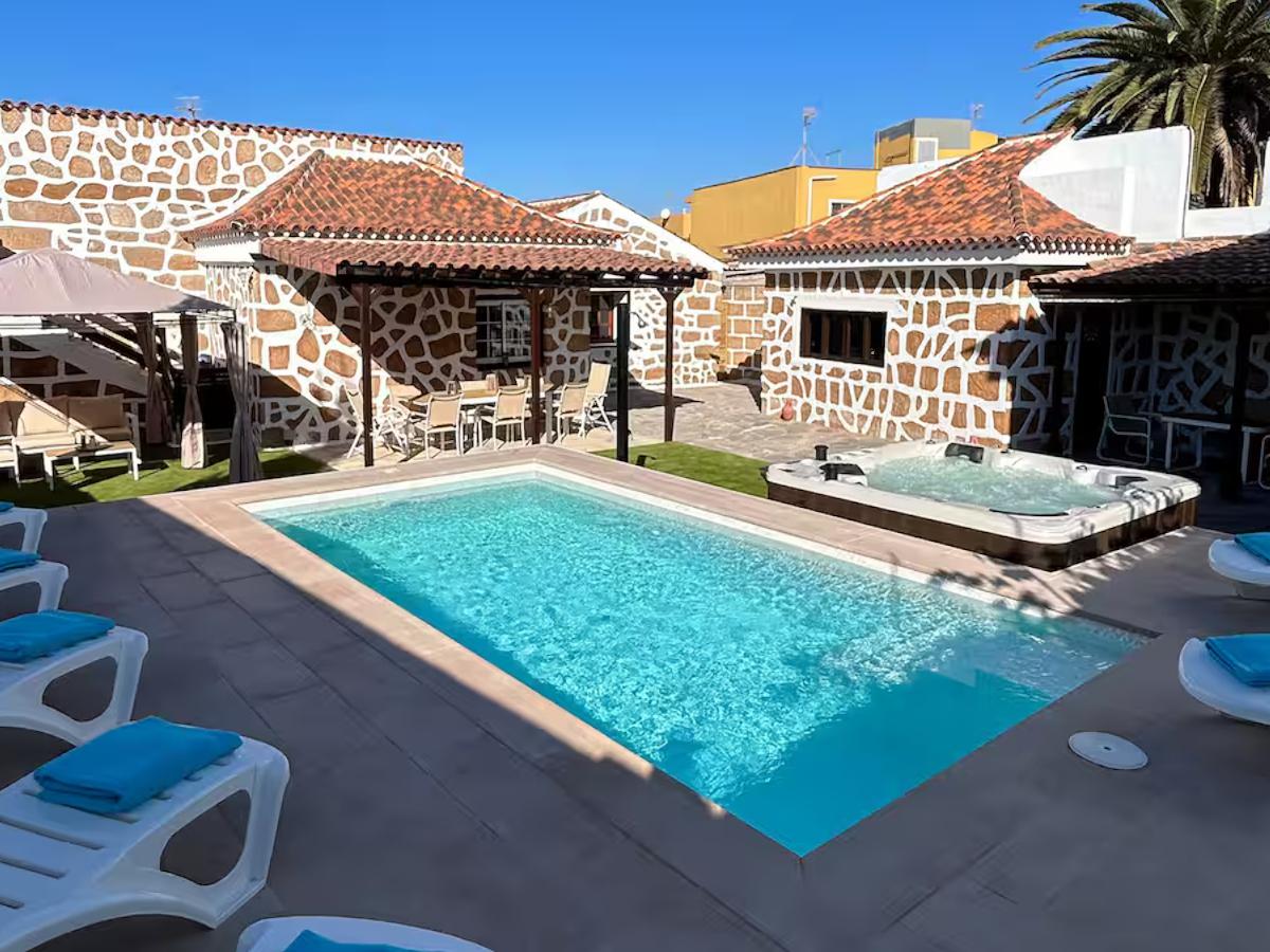 Luxury Villas Tenerife: Complete Guide for First Time Visitors