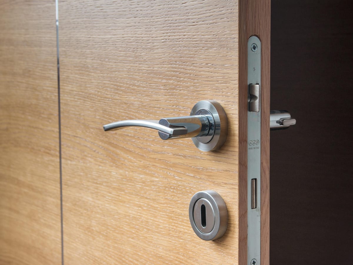 Maniglie per privati e aziende: Soluzioni di Sicurezza per Uffici e Abitazioni